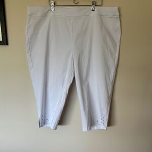 Counterparts White Plus Capris